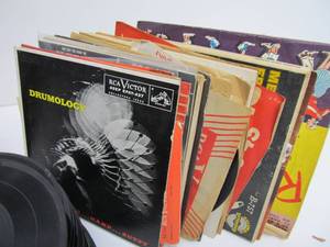 lot 126 image: Large Lot of Vintage Vinyl 45 Records