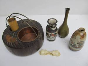 lot 118 image: Group of Old Vintage Oriental Items Vases etc