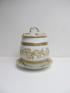 lot 285 image: Large Antique Imperial German Porcelain Jar wLid & Basin