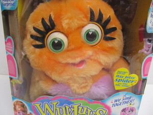 lot 288 image: 1990s Battery-Op WUV LUVS Toy in Box