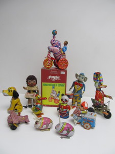 lot 289 image: Great Lot of Tin Windup Toys