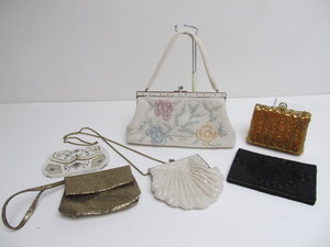 lot 294 image: Nice Lot of Vintage Beaded Purses