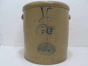 lot 163 image: Antique RED WING Stoneware Salt Glazed 4 Gallon Crock