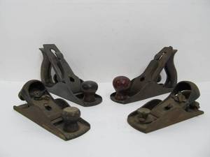 lot 195 image: 4 Vintage Woodworking Planes