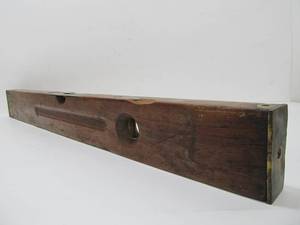 lot 196 image: Antique KEEN KUTTER Brass & Wood Level