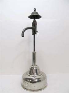 lot 202 image: Old Vintage COLEMAN Air-O-Lite Lantern