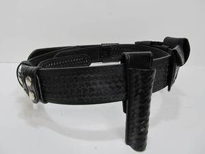 lot 204 image: Excellent BIANCHI Police Style Gun Belt