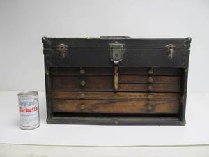 lot 166 image: Antique Machinist Chest wSome Tools