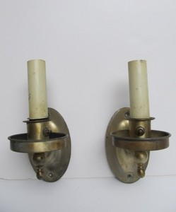 lot 174 image: Pair of Vintage Brass Wall Sconces