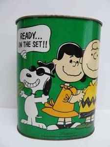 lot 255 image: Vintage 1960s PEANUTS Charlie Brown Metal Trash Can