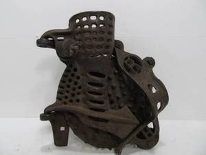 lot 227 image: Antique Cast Iron Corn Sheller