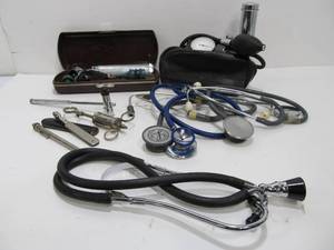 lot 238 image: Lot of Vintage & Antique Doctors Tools