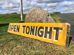 lot 8 image: Vintage 1940s-50s Hand Painted OPEN TONIGHT Wooden Sign