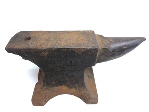 lot 7 image: Antique 70lb Anvil