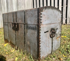 lot 2 image: Antique 19th Century Painted Dome Top Immigrants Trunk
