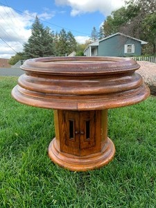 lot 186 image: Fantastic Vintage Rolling Nautical Ship Style Clock Table