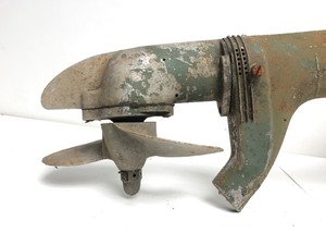 lot 298 image: Old Vintage 1950s ELGIN Outboard Boat Motor