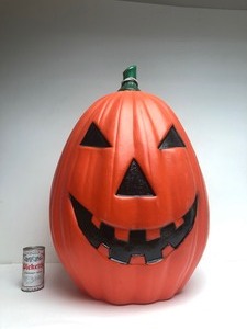 lot 92 image: Excellent Condition Large Halloween Pumpkin Jack-O-Lantern Blow Mold Yard Decoration