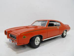 lot 308 image: 118 Scale Diecast Metal Pontiac GTO - Orange