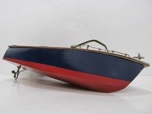 lot 316 image: Vintage K&ampO Wooden Pond Toy Boat