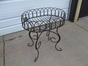 lot 334 image: HEAVY Scrolled Iron Planter Box