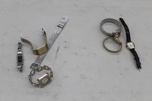 Lot of (7) Womens Accessories - Watches (x6), Watch Band