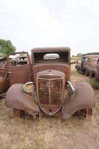 lot 19 image: International pick up truck