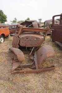 lot 20 image: antique GM body and frame