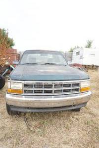 lot 35 image: 1993 Dodge Dakota truck V8 engine