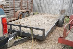lot 36 image: flatbed trailer 16ft
