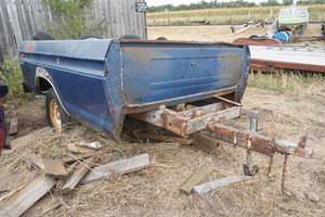 lot 46 image: truck bed trailer 8 ft