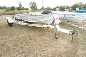 lot 73 image: StarCraft 14ft aluminum boat with Shorelands trailer