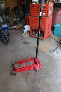 Torin Big Red Pro Series 3 Ton Automotive Floor Jack