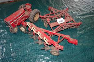 Vintage ERTL Die Cast International Tractor with Attachments