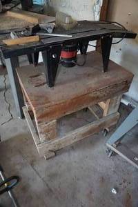 Sears Craftsman 1-12 HP Router with Table and Rolling Workstation