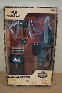 lot 165 image: Mossy Oak 3PK Everyday Carry Knife Set