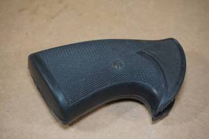 lot 163 image: Pachmayr Presentation Grips - Ruger Security Six Large