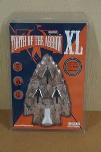 lot 172 image: Tooth of the Arrow XL 100 Gr Broadheads