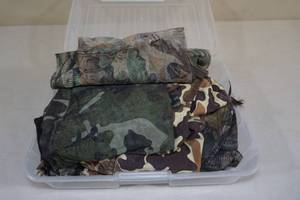lot 180 image: Camo Hunting Gear - Gaiters, Hat, Gloves, Bag