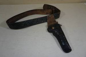 lot 203 image: Tooled Leather Belt and Hunter Holster with Ammo Loops
