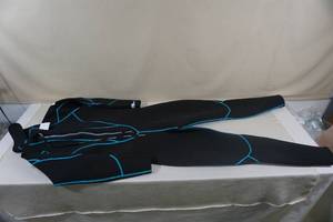 lot 85 image: Cressi Maya 2.5 mm Wet Suit -XXL