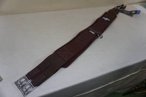 lot 101 image: Professionals Choice English Saddle Girth Ventech -42
