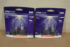lot 130 image: 2 Sylvania Xtravision Halogen Lamps -9005