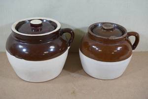 lot 137 image: Vintage Blue Crown 3Qt & 2Qt Stoneware Bean Crock with Handle and Lid