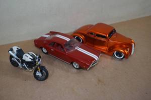 lot 146 image: Collector Die Casts - Ducati, 68 Javelin, Muscle Machines Ford
