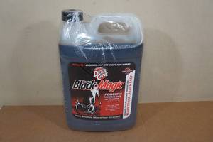 lot 163 image: 1 Gallon Deer Cane Enriched Black-Magic Deer Attractant