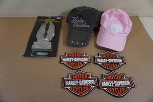 lot 199 image: Harley Davidson V-Twin Wing, 2 Hats, Rubber Coasters