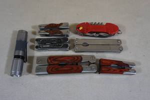 lot 219 image: Assorted Multi Tools with Flash Light -Sheffield and Craftsman