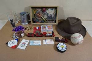lot 222 image: Baseball Dcor, Novelty Playing Cards, Small Train