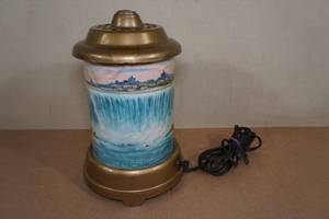 lot 295 image: Vintage Goodman Co Niagra Falls Falling Waters Motion Lamp